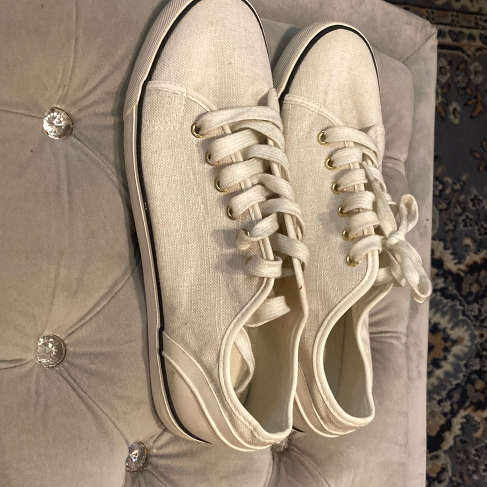 tennis shoes